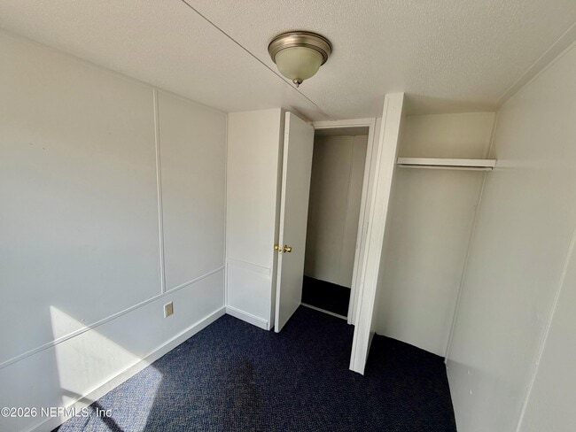 Building Photo - 5355 New Kings Rd