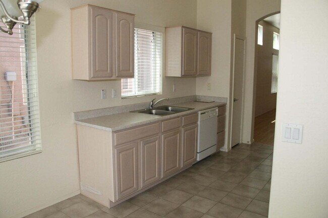 Building Photo - DESERT FOOTHILLS VILLAS TOWNHOUSE