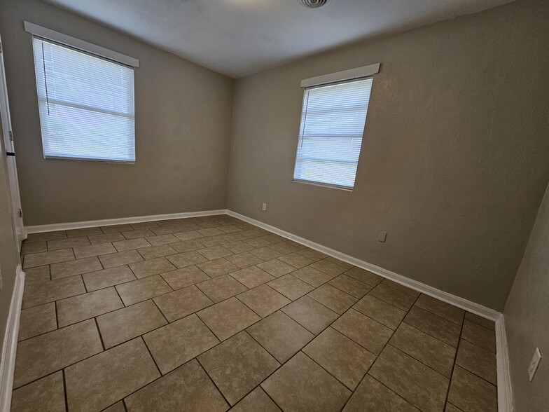 Building Photo - 75 S Madison Dr