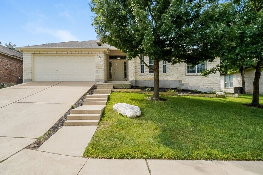 Primary Photo - 1105 Wigwam