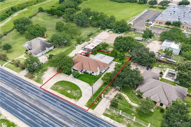 Building Photo - 200 S Bentsen Rd