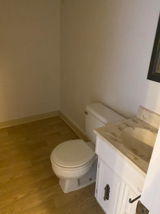 Building Photo - 140 S Rogers St