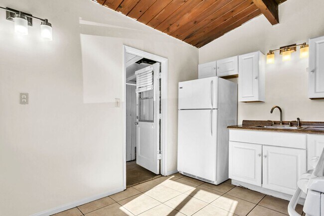 Building Photo - Clairemont Mesa Blvd 4414-4416 Duplex