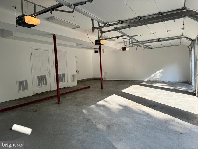 Building Photo - 10856 Patowmack Dr
