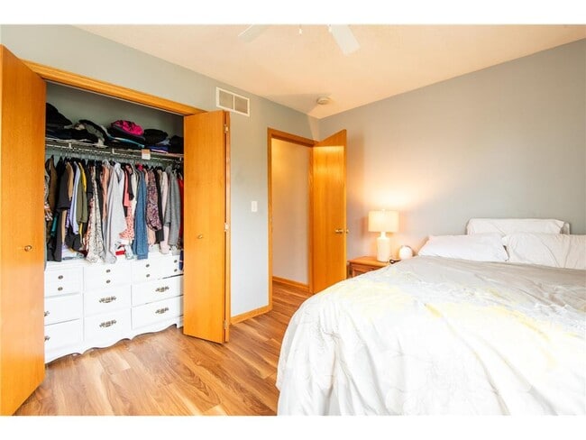 Building Photo - 5724 4th St NE