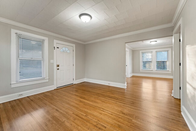 Building Photo - 602 Doby St