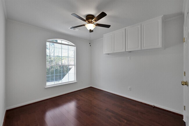 Building Photo - 115 E Greenhill Terrace Pl
