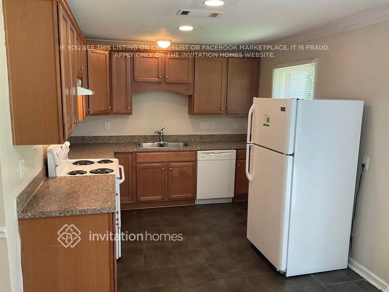 Building Photo - 4001 Abbeydale Dr