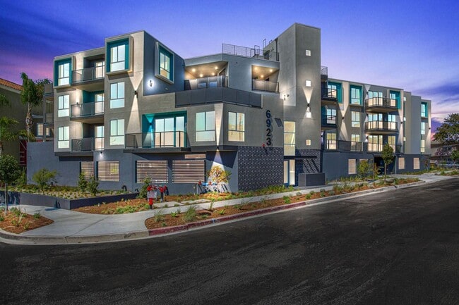 Building Photo - 6923 Kittyhawk Ave