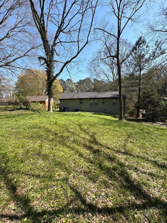Building Photo - 488 Park Valley Dr NW