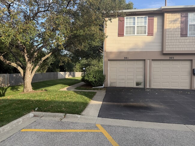 Building Photo - 301 Cherrywood Ct