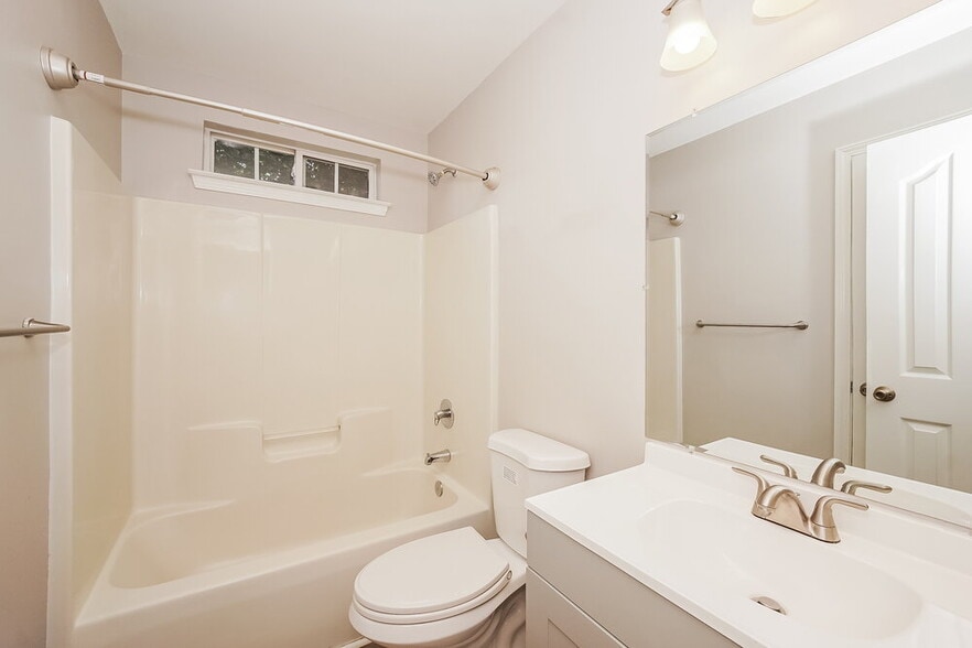 Building Photo - 3002 Salmon River Dr