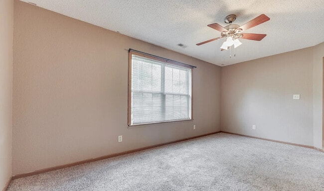 Building Photo - 6010 Rocky River Dr