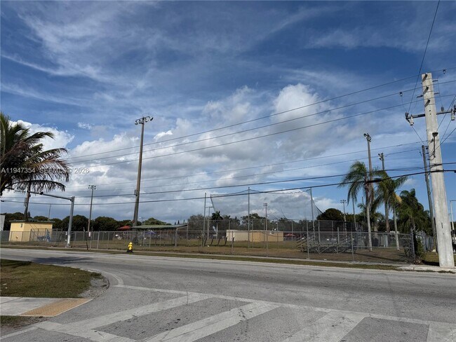 Building Photo - 756 NW 5th St