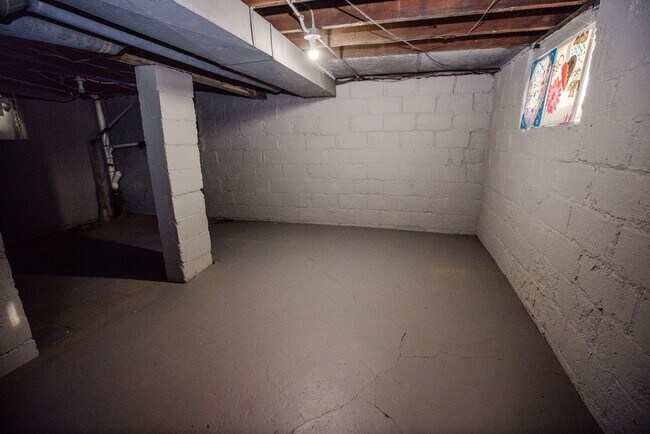 Building Photo - Remodeled three bedroom home available for rent!