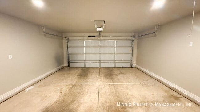 Building Photo - 3219 Abbeville Ave