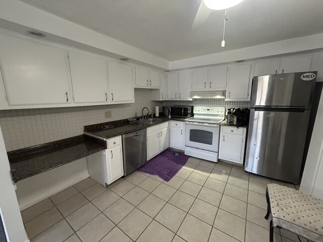 Building Photo - 89 Pleasant St