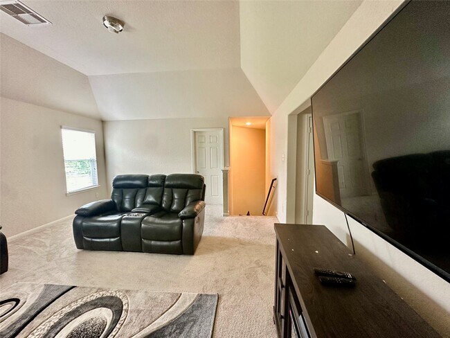 Building Photo - 18622 Each Elm Way