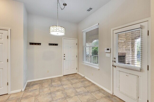 Building Photo - 7017 Via Dono Dr