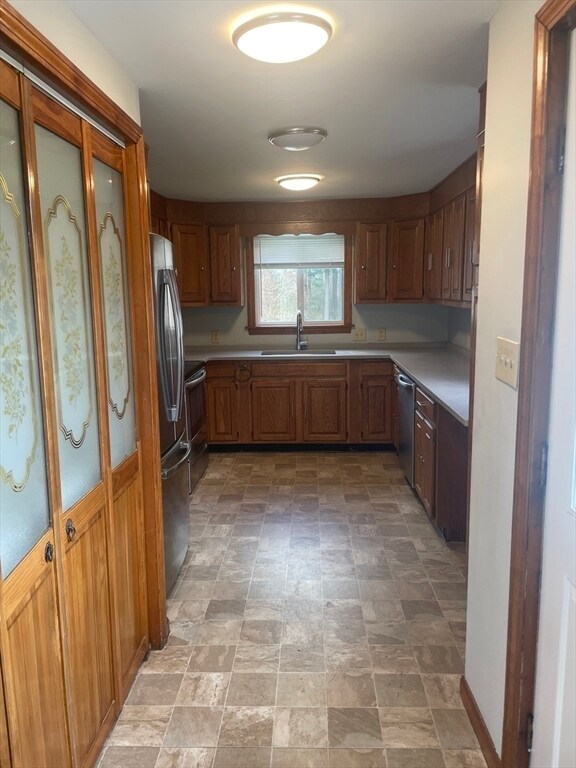 Building Photo - 86 Pond St