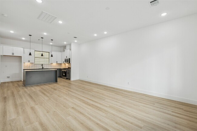 Building Photo - 113 Milby St