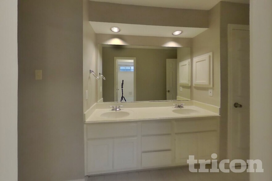 Building Photo - 1507 Moon Shadow Ct