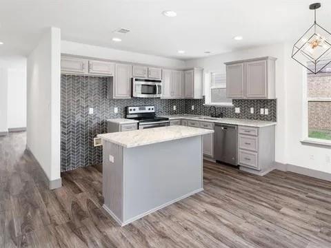 Building Photo - 1404 Swan Ridge Dr