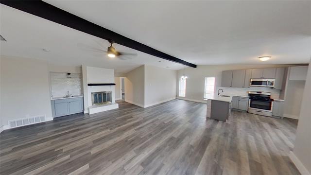 Building Photo - 606 Futrelle St