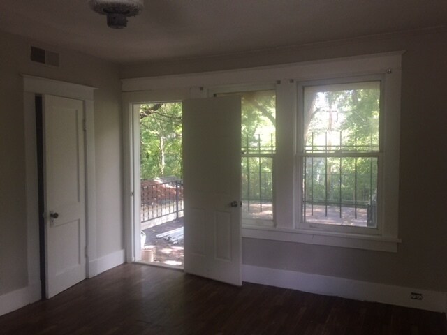 Building Photo - Studio apartment, 1 Bathroom Near UOM and Echles St