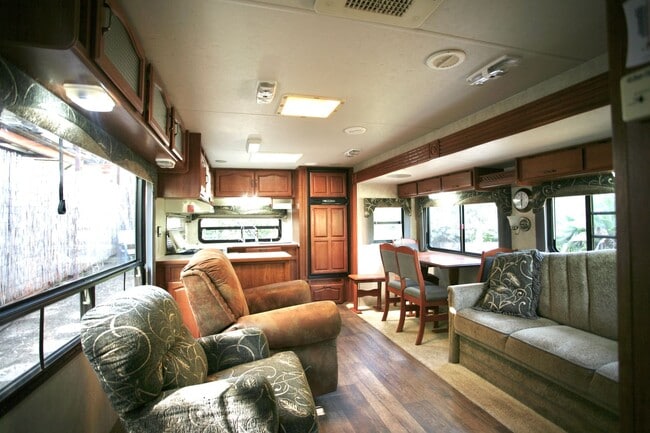 Building Photo - 1Br 1Ba Trailer in Eucalyptus Hills