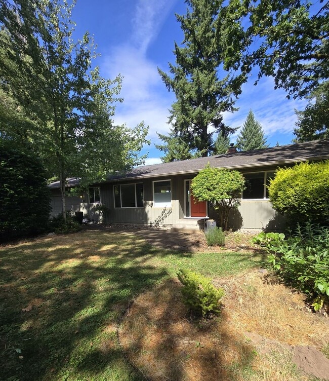 Primary Photo - Popular West Linn! Tons of Space and great...