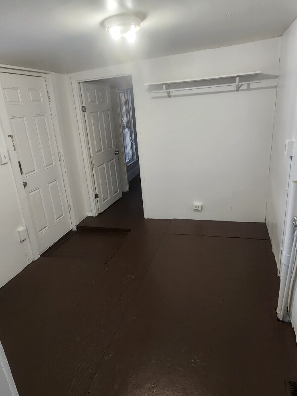 Building Photo - 516 New St