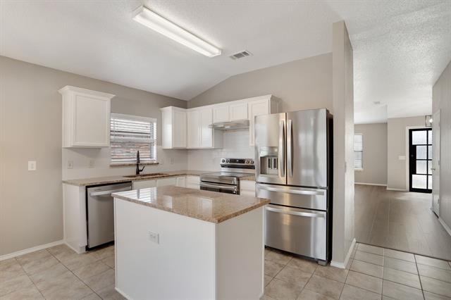 Building Photo - 2305 Tisbury Way