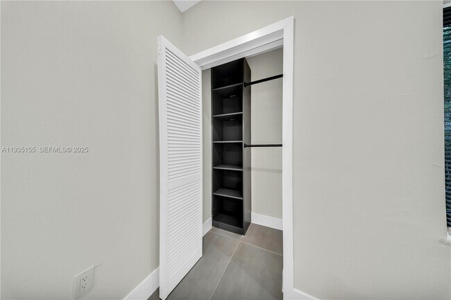 Building Photo - 807 NW 51st St