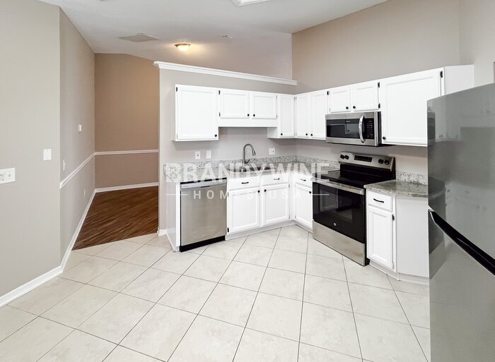 Building Photo - 8592 Bandera Cir W