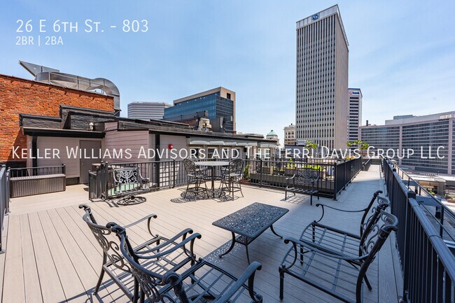 Building Photo - 26 E 6th St