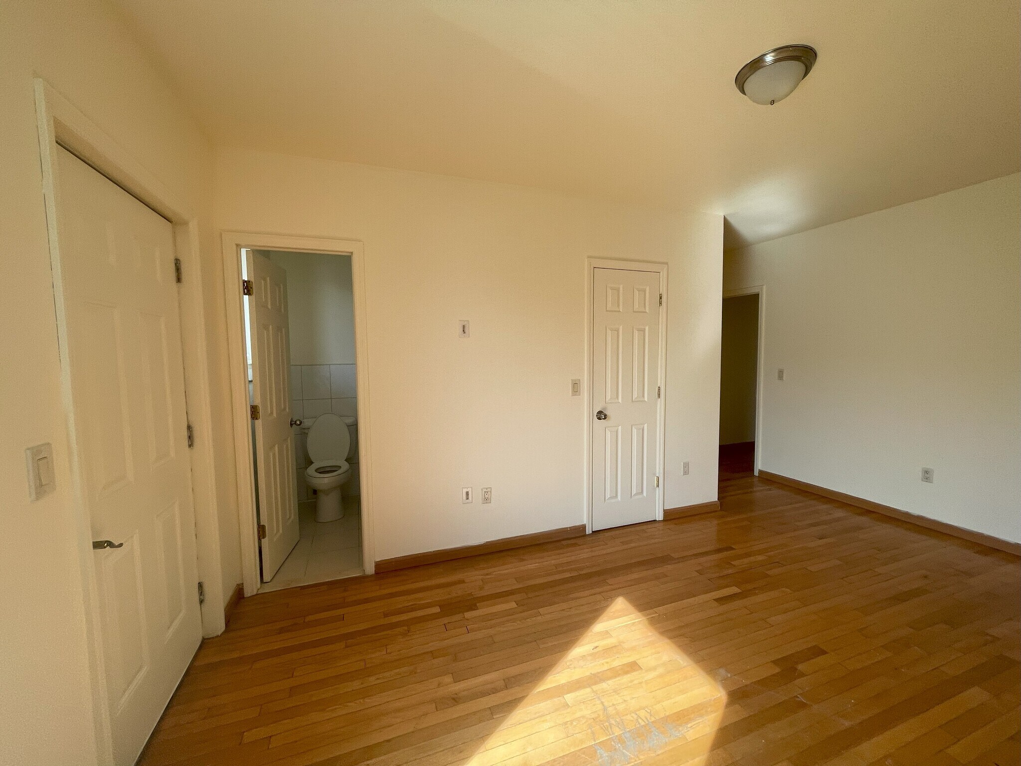 Building Photo - 217 Graff Ave