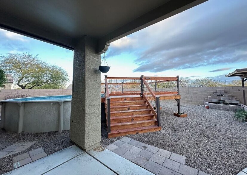 Building Photo - 538 W Chatfield St