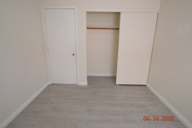 Building Photo - 9330 Cool Creek Ave