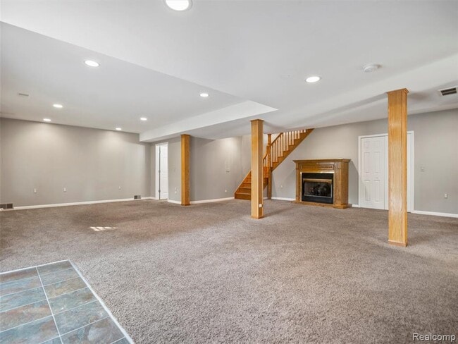 Building Photo - 987 Fairledge St