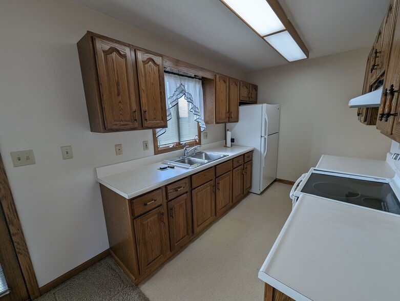 Building Photo - 500 Wildwood Dr