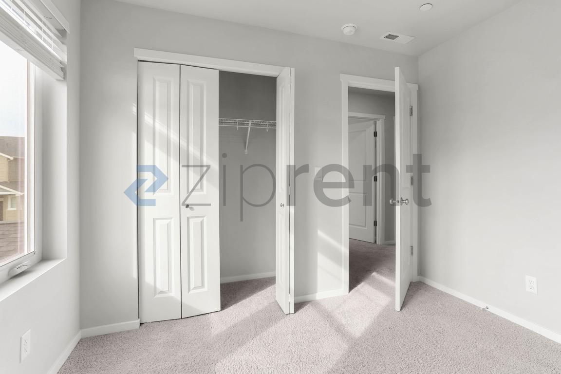 Building Photo - 11013 186th St E