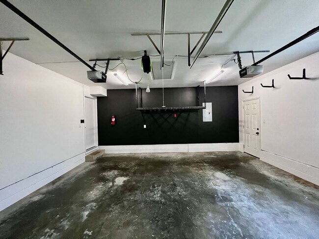 Building Photo - Charming Home in Ocean Lakes Community