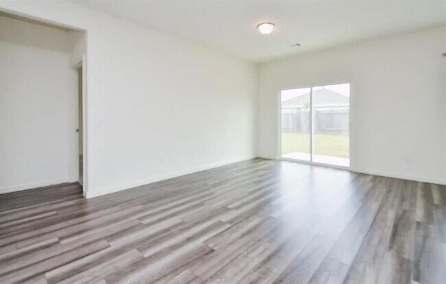 Building Photo - 1000 Lacebark Ln
