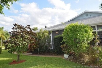 Building Photo - 2124 SE Edler Dr