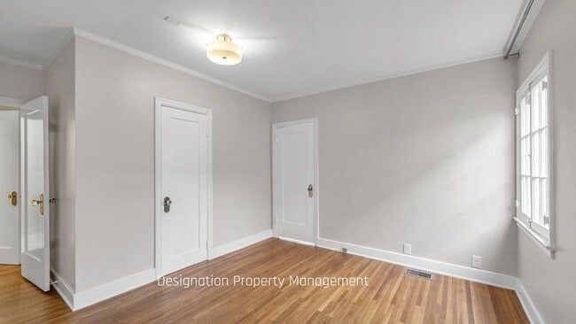 Building Photo - 1772 Rose Villa St