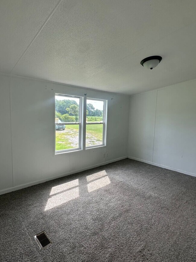 Building Photo - 6245 Speights Chapel Rd