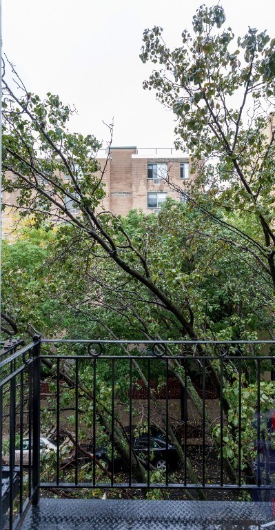 Building Photo - 309 E 8th St