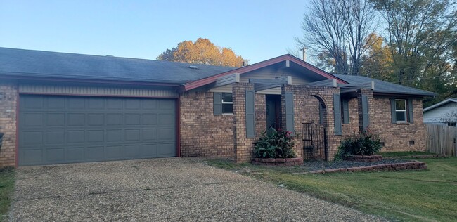 Building Photo - Please contact Lance Garner 501-912-6020
