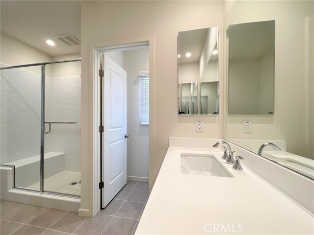 Building Photo - 119 Messenger